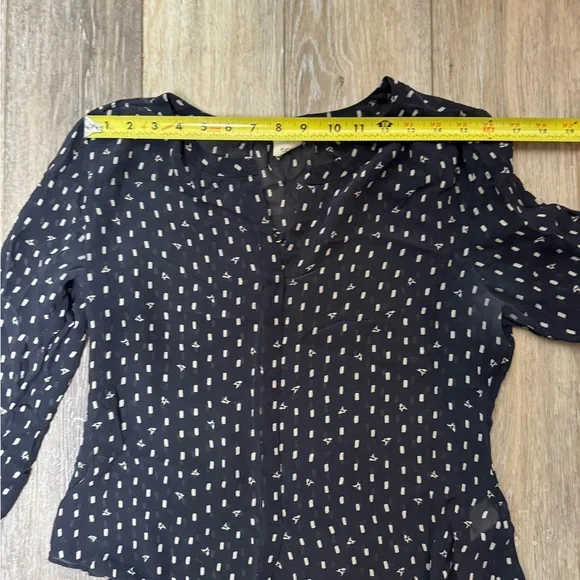 Ecru Chic Black and White Patterned 100% Silk Blouse Size M - Picture 6 of 11